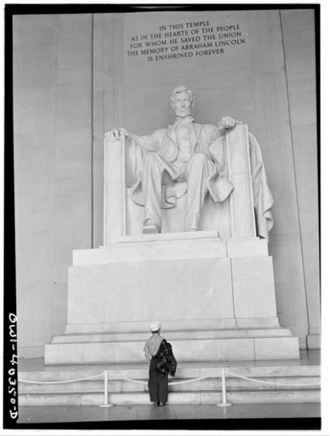 The completed statue of Lincoln (c1943) with the Cotissoz inscription above. The inscription was carved by Ernest C. Bairstow.